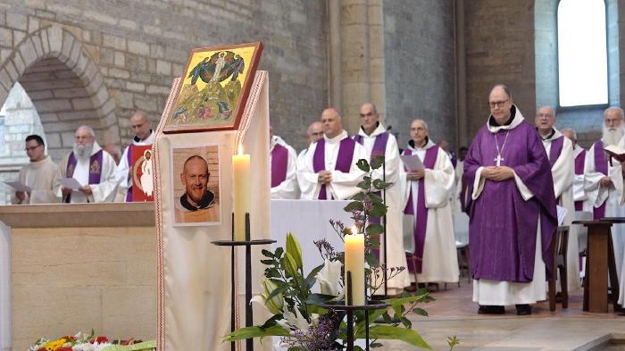 Obsèques-et-inhumation-de-Dom-Godefroy-Raguenet-de-Saint-Albin-Abbé-dAcey-le-11-août-2023-10-1
