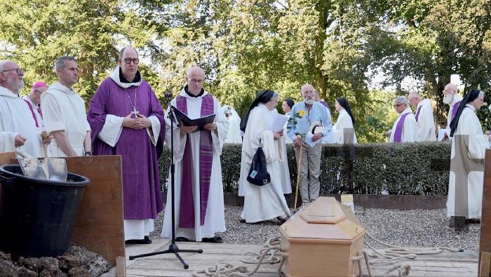 Obsèques-et-inhumation-de-Dom-Godefroy-Raguenet-de-Saint-Albin-Abbé-dAcey-le-11-août-2023-13