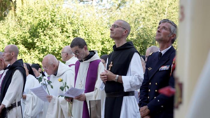 Obsèques-et-inhumation-de-Dom-Godefroy-Raguenet-de-Saint-Albin-Abbé-dAcey-le-11-août-2023-15