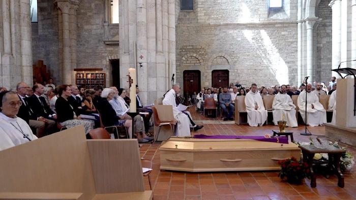 Obsèques-et-inhumation-de-Dom-Godefroy-Raguenet-de-Saint-Albin-Abbé-dAcey-le-11-août-2023-2