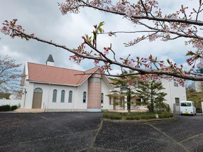 Visit-of-the-Abbot-General-to-the-Ajimu-community-April-2024-1